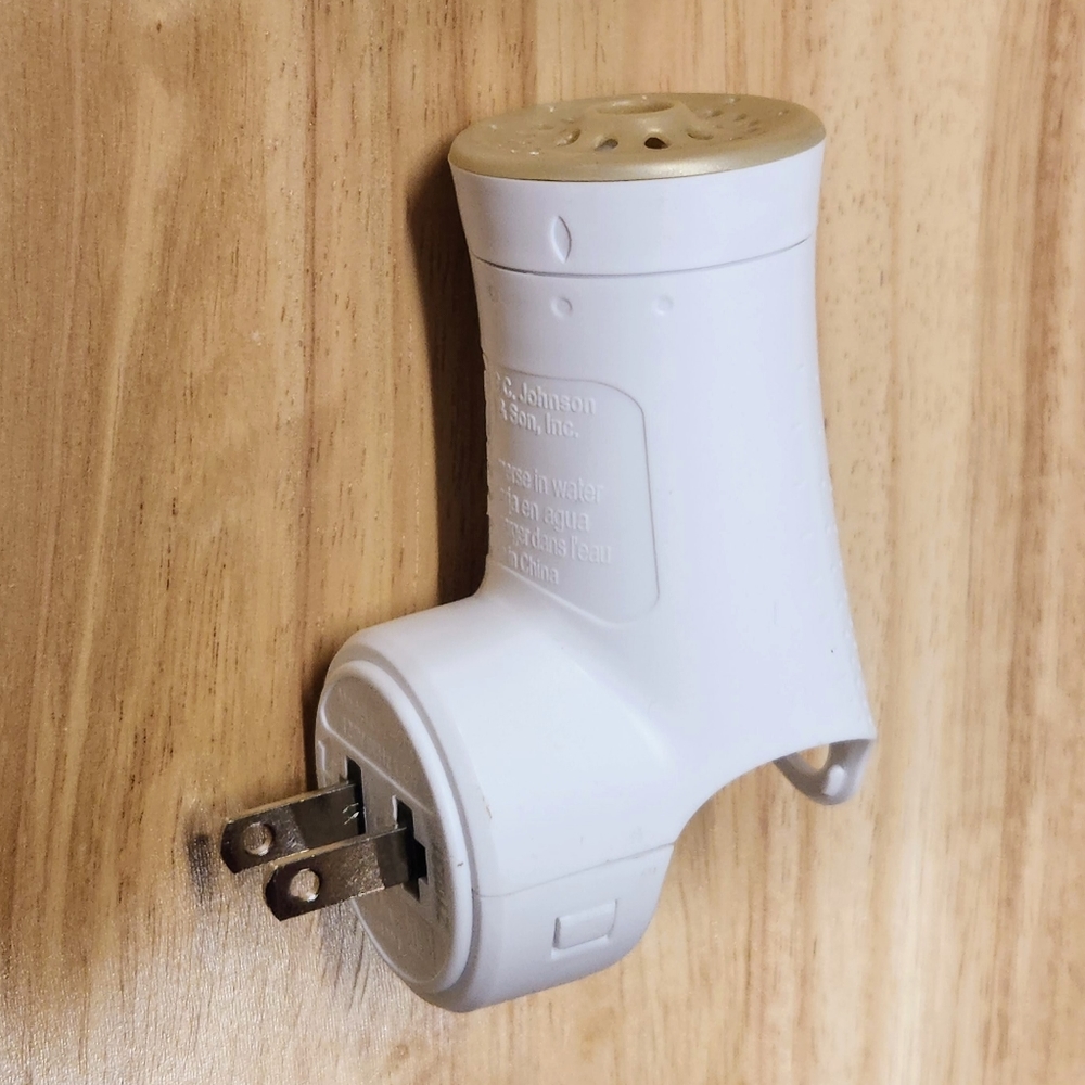 3/$15🍎Glade PlugIn Oil Warmer NWOT
